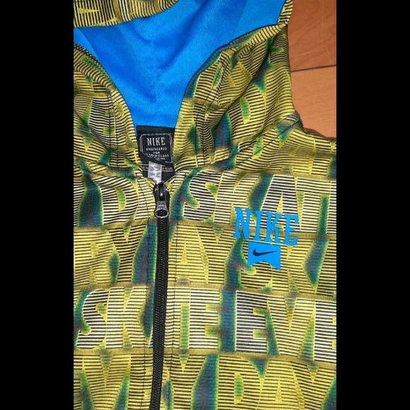 Nike full zipper kangaroo pockets hoodie - Picture 2 of 3